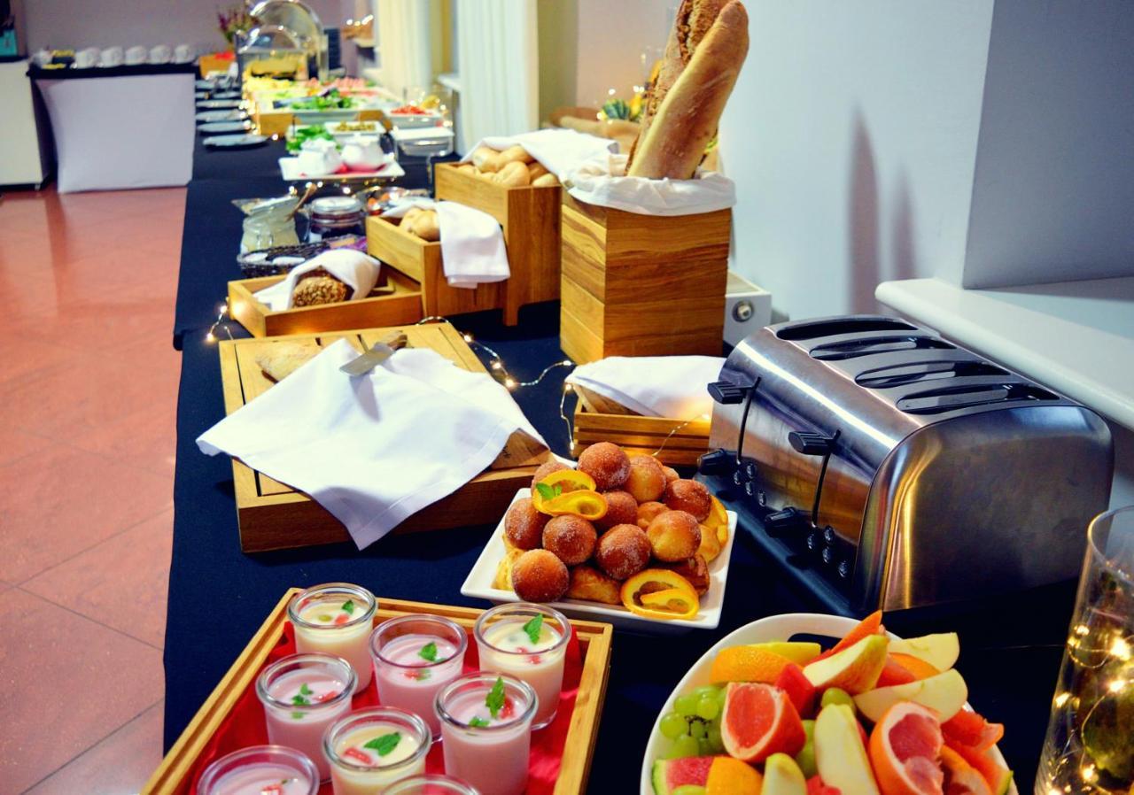 Tailor Hotel Sport & Conference Моронг Екстериор снимка