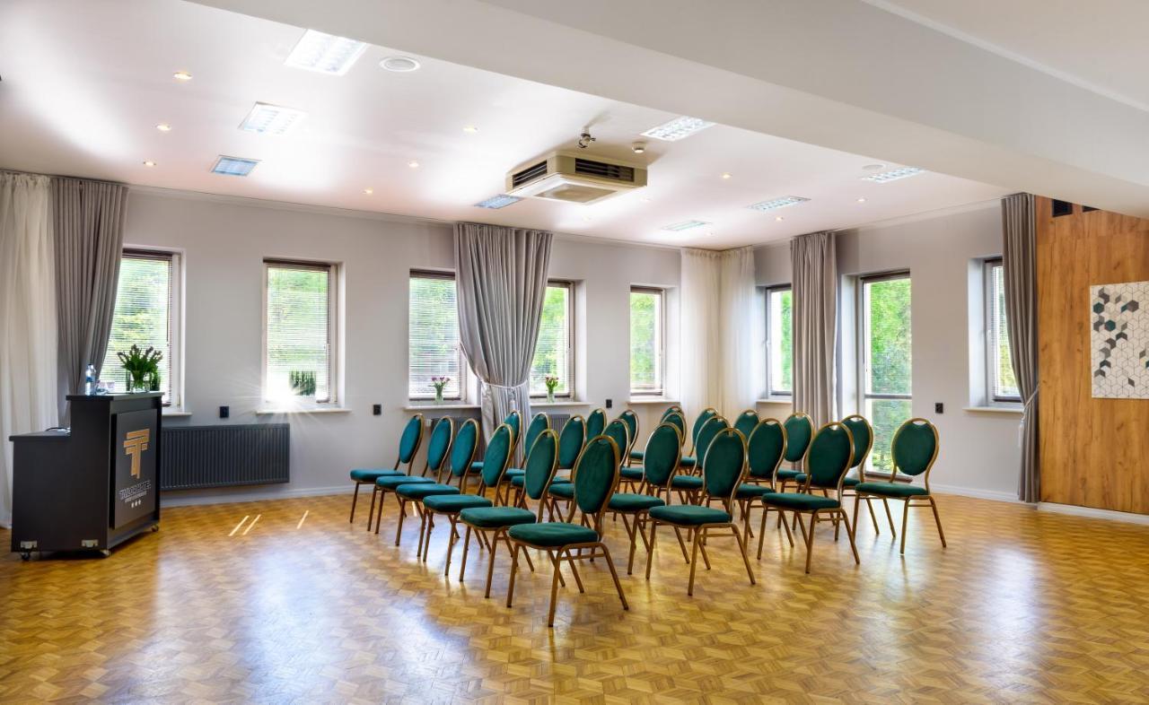 Tailor Hotel Sport & Conference Моронг Екстериор снимка
